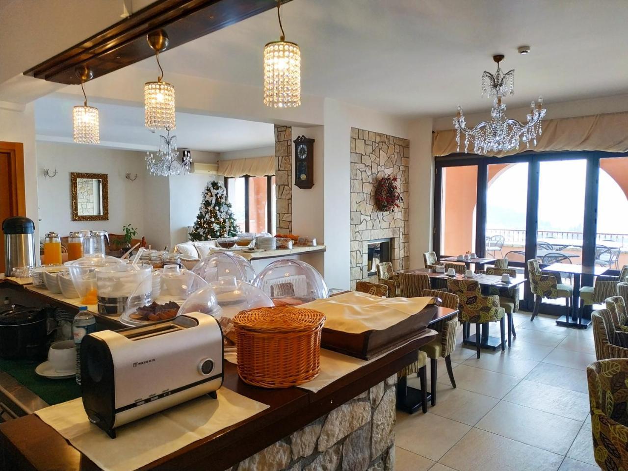 Vytina Mountain View Hotel エクステリア 写真