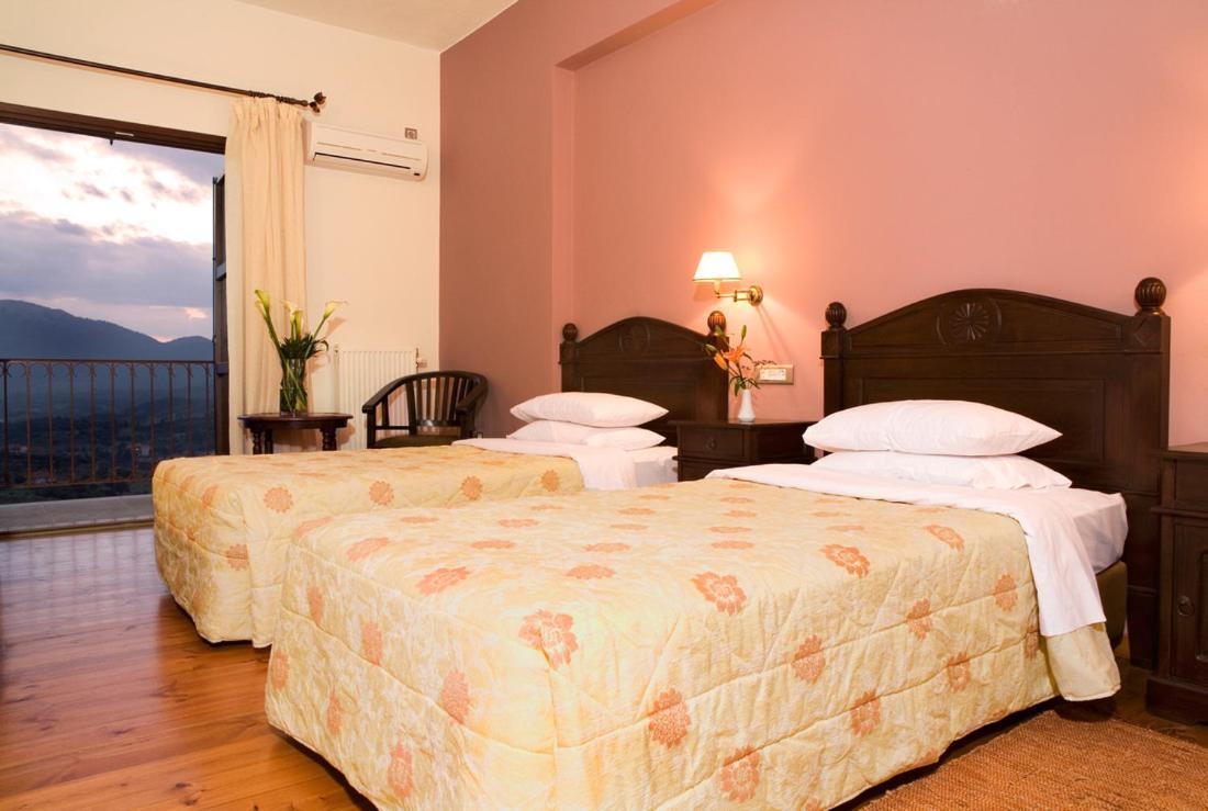 Vytina Mountain View Hotel エクステリア 写真